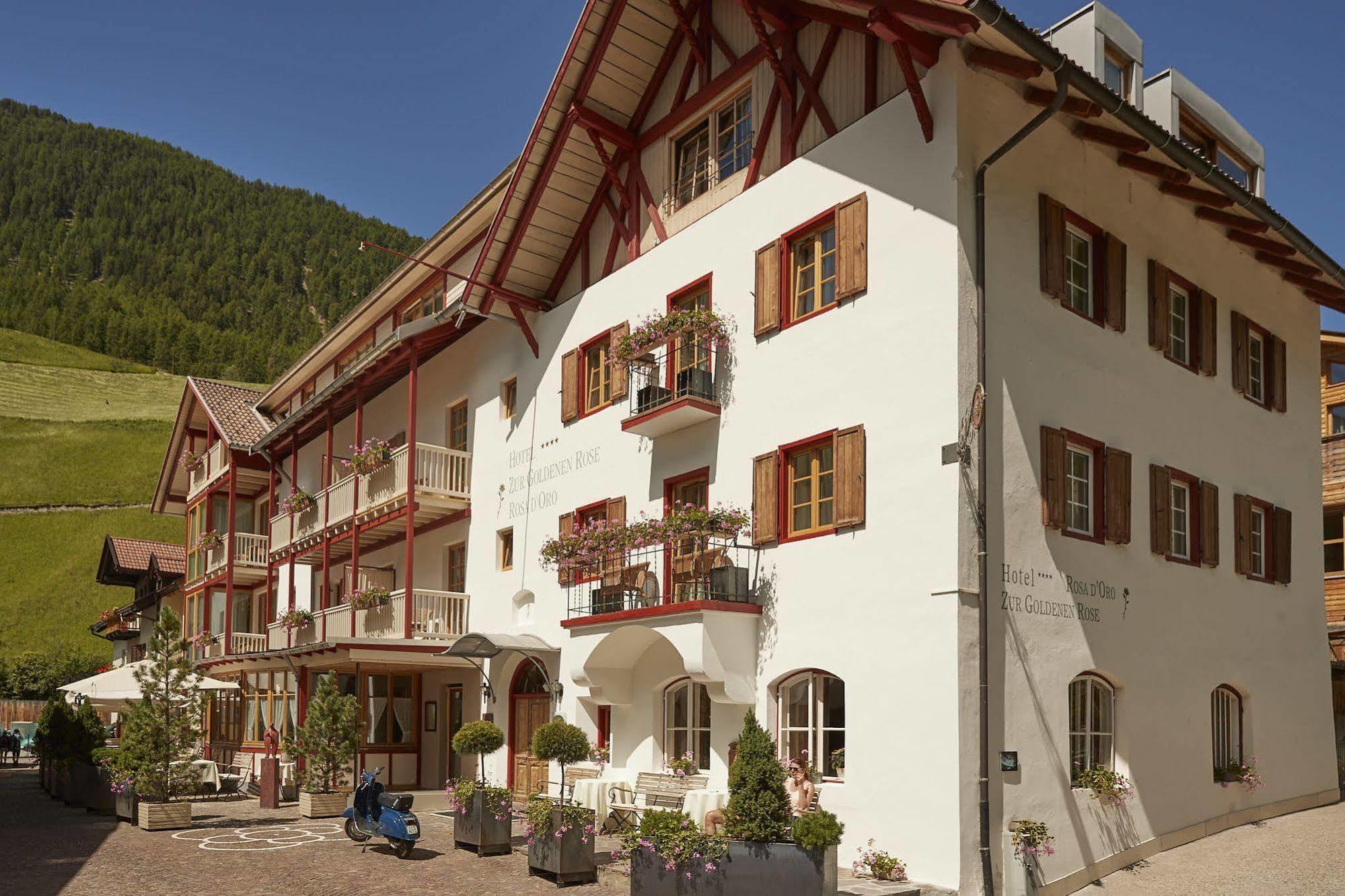 Goldene Rose Karthaus A Member Of Small Luxury Hotels Of The World Senales/Schnals Buitenkant foto